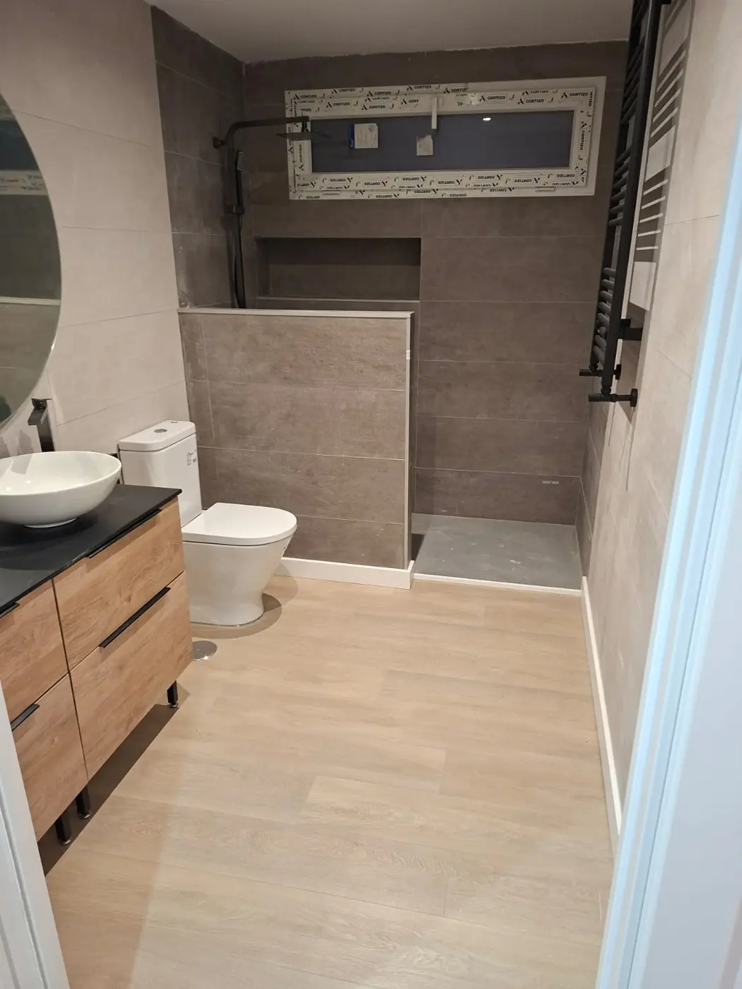 Baño reformado con nueva instalación de fontanería